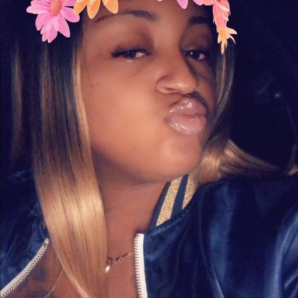 Meet your Posher, Tiffany - Picture 1 of 1